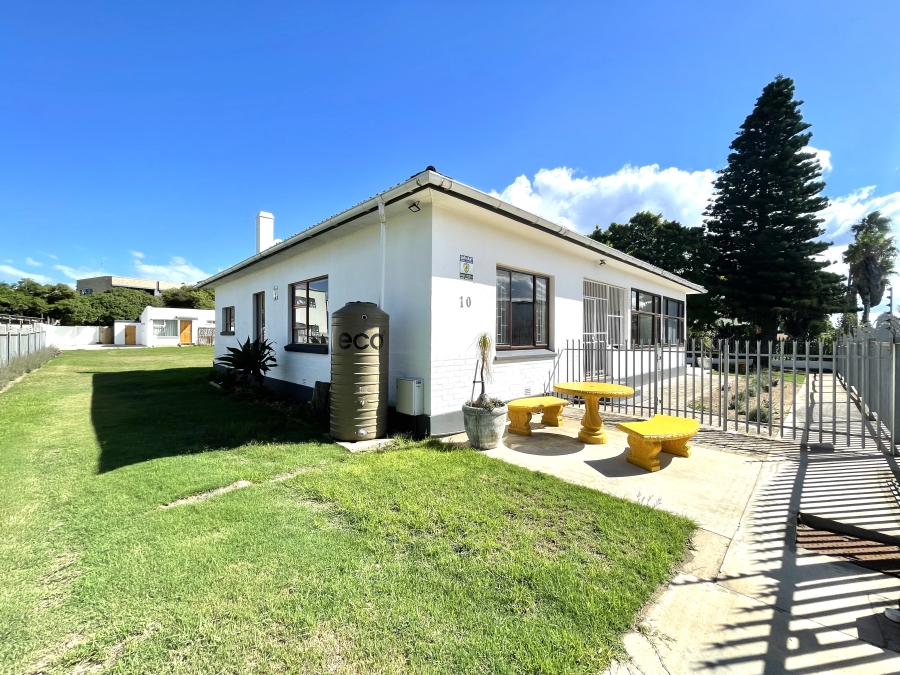 4 Bedroom Property for Sale in Jeffreys Bay Central Eastern Cape